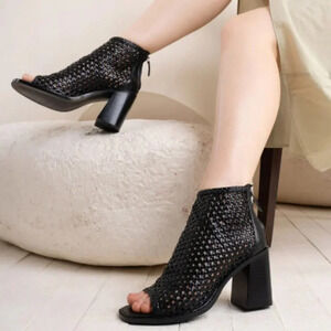 Saint Anna Black Hand Woven Leather Block Heels Size 38